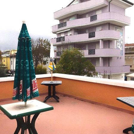 Hotel Villa Lorena 里米尼 外观 照片