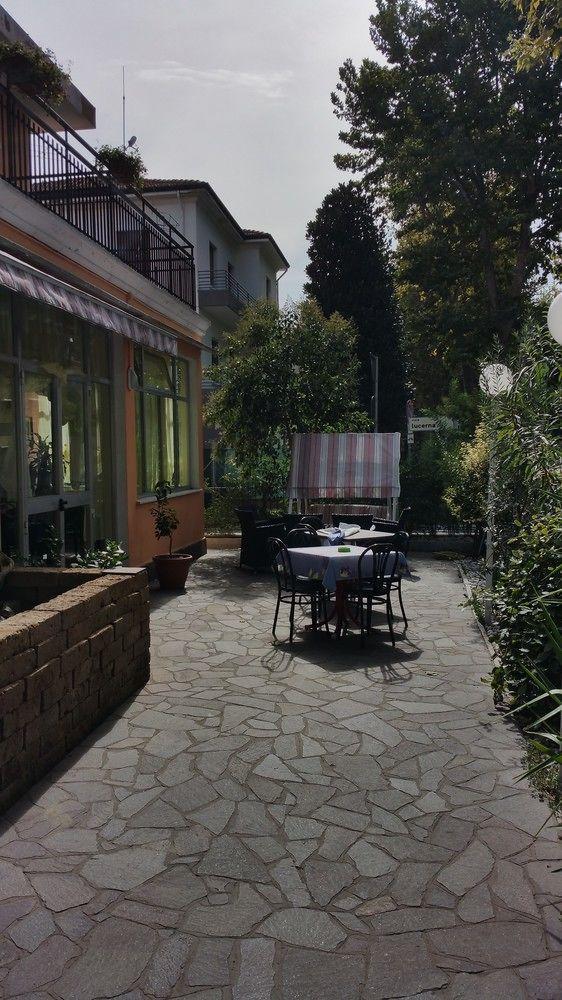 Hotel Villa Lorena 里米尼 外观 照片