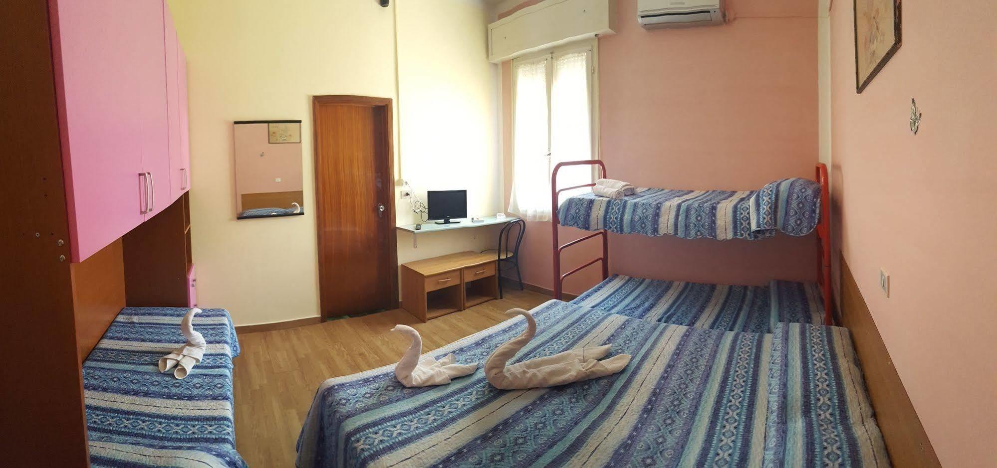 Hotel Villa Lorena 里米尼 外观 照片