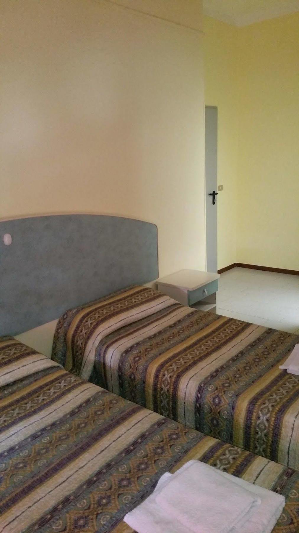 Hotel Villa Lorena 里米尼 外观 照片