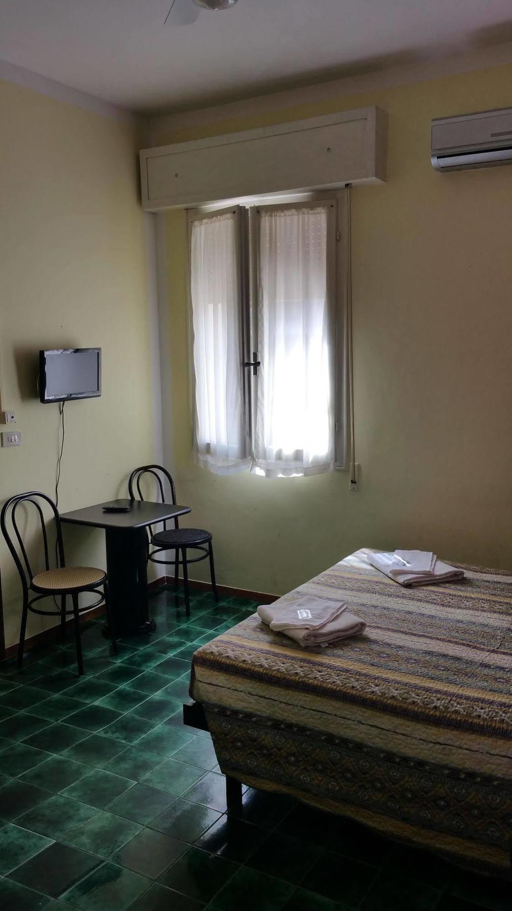 Hotel Villa Lorena 里米尼 外观 照片