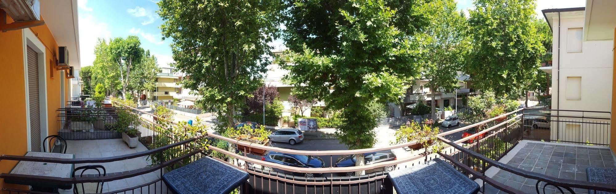 Hotel Villa Lorena 里米尼 外观 照片