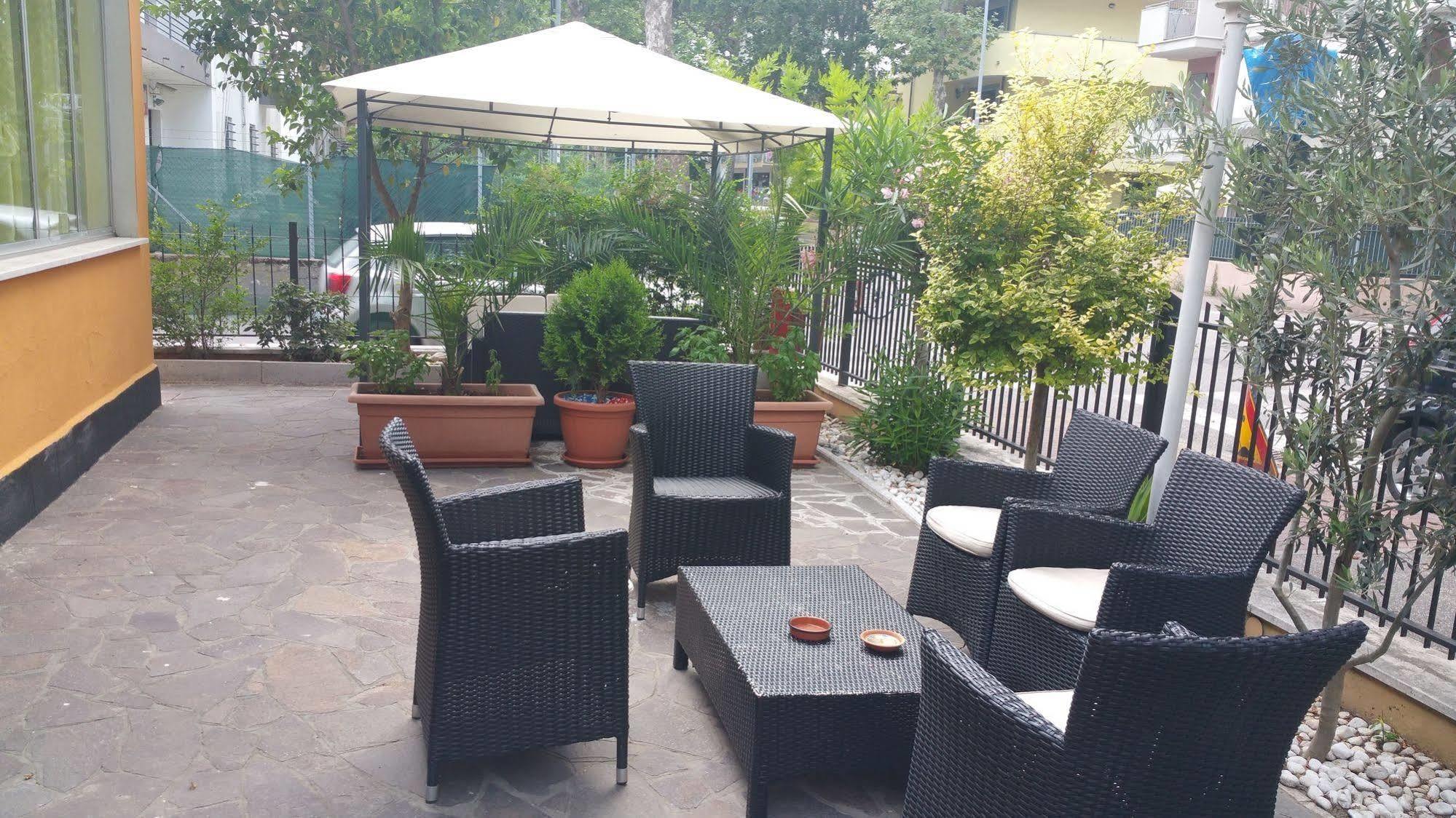 Hotel Villa Lorena 里米尼 外观 照片